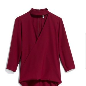 Sophia Gigi Neckline Cross Front Blouse

SIZE: S